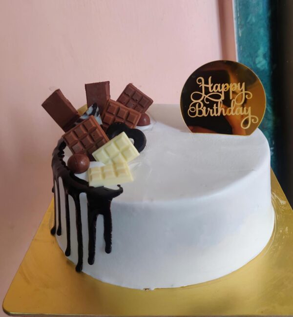 Chocolate & Vanilla Bliss: A Perfect Cake Duo